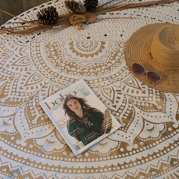 NEW BO HO GOLD AND WHITE, TABLE CLOTH, WALL ART. - Picture 5 of 16